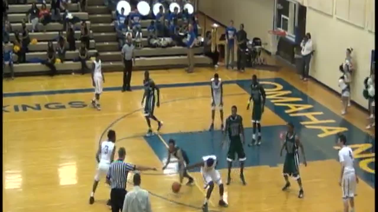 vs. Omaha North William Curtis highlights Hudl